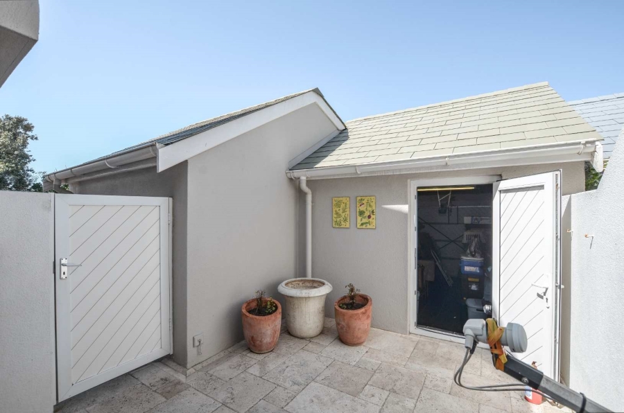 3 Bedroom Property for Sale in Woodbridge Island Western Cape